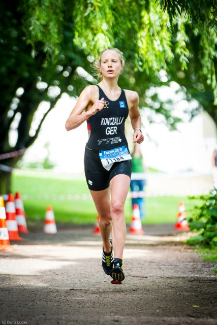 Leonie Siegt Beim Hamburg Wasser World Triathlon Auf Der OD