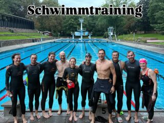 VO₂max-Intervalle im Freibad 🏊‍♂️🔥
Jede*r in seinem Tempo, aber nie allein –Immer jemand auf Augenhöhe, der mitzieht und pusht. Teamliebe! 💙 #VO2max #SwimSession #triteam #kaifulodge